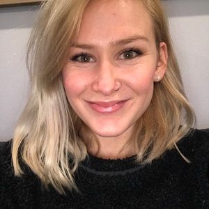 Meet your Posher, Abigail